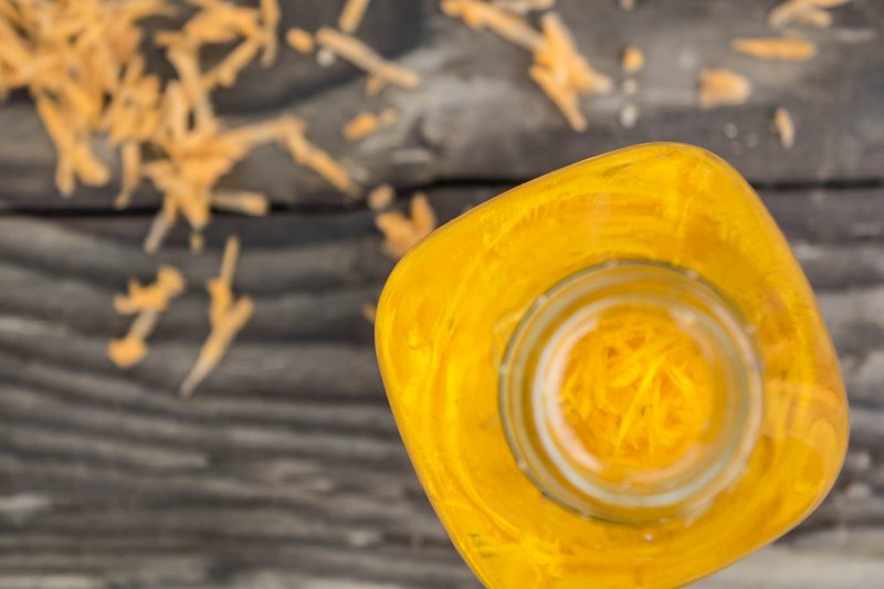 Chcesz zachować młodość? Posprzątaj kosmetyczkę