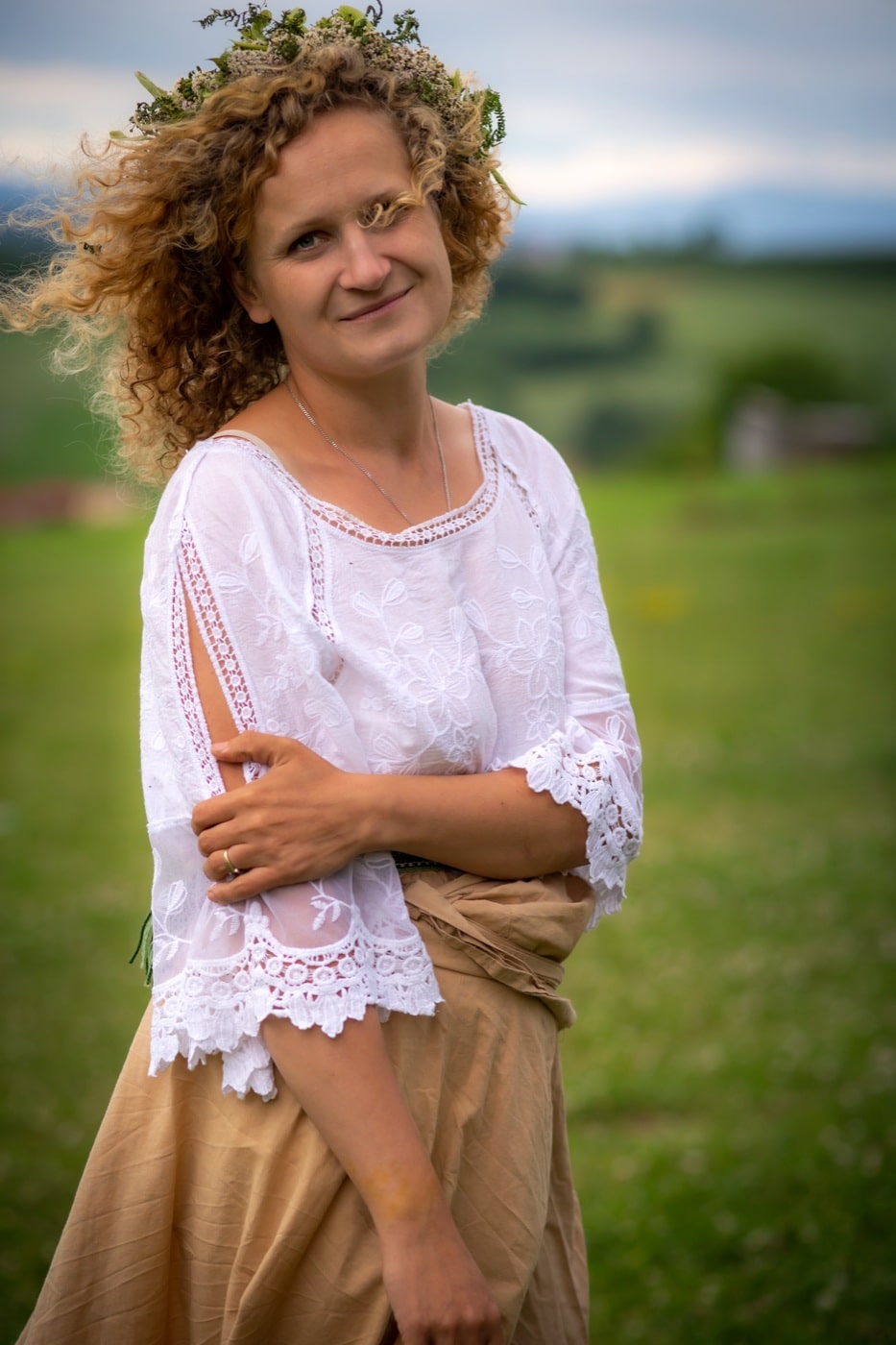 Ewa Kozioł, Słowiańska Zielarka, na łące